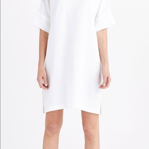 Vetta Capsule The Relaxed Tunic in White - Picture 2 of 14